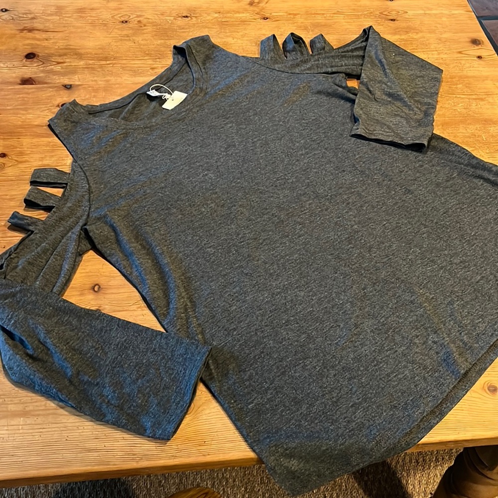 Leo Rosi Long Sleeve T- shirt NWT
